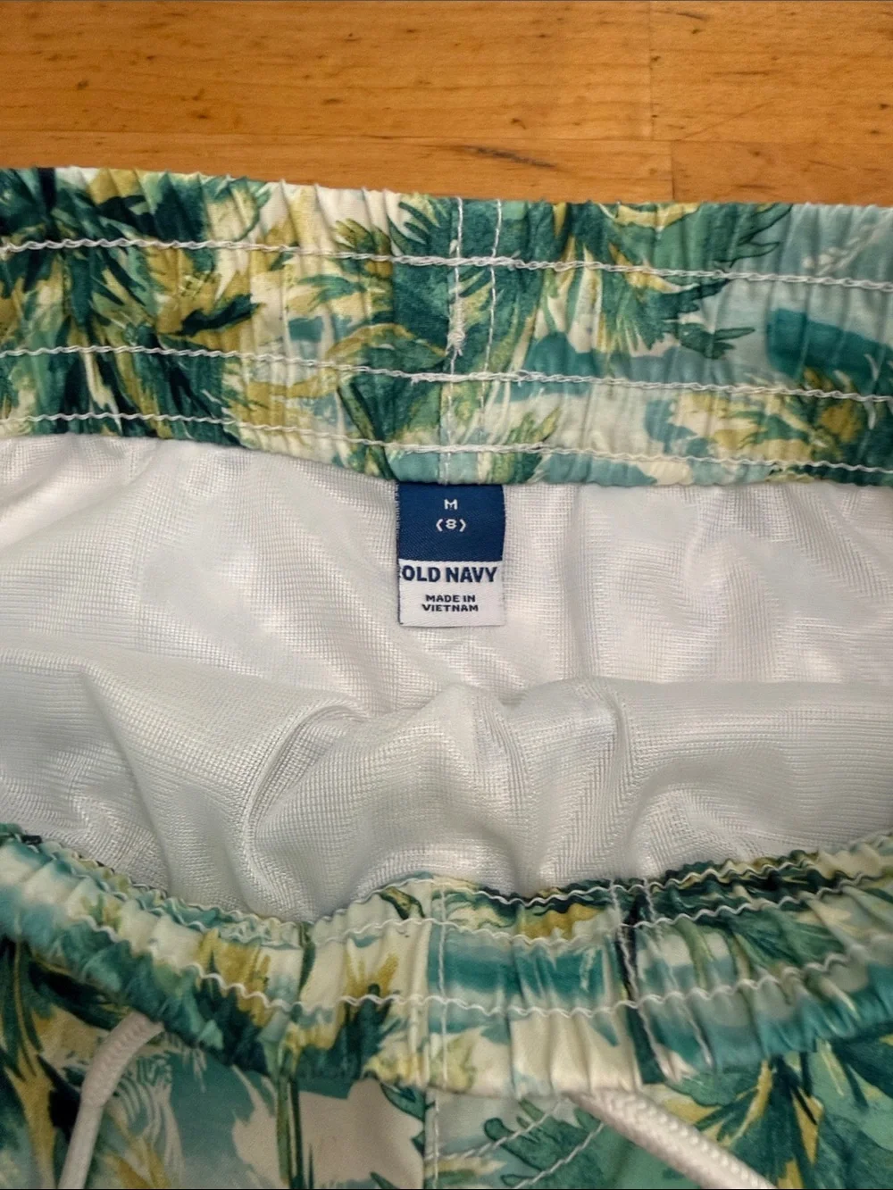 Boy’s NWT Old Navy Swim Trunks - Size Medium (8)